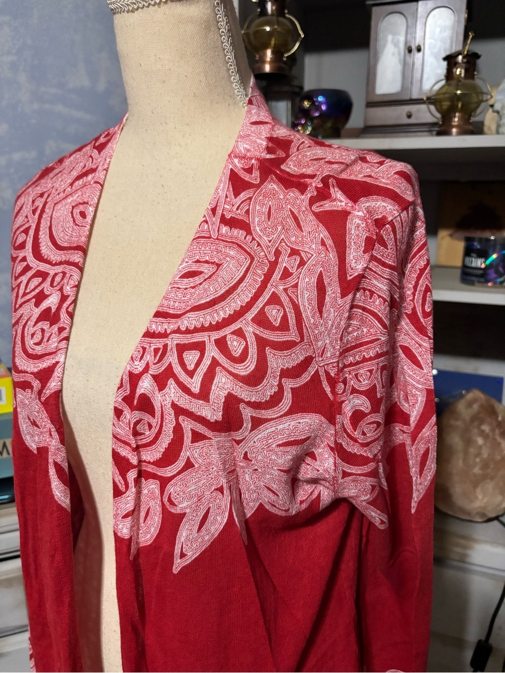 : Chico’s Dazzling Paisley Sweater Cardigan Red White Open Front Size 2 large - Picture 3 of 11